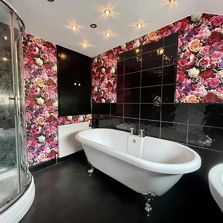 Impeccable 2-bed In