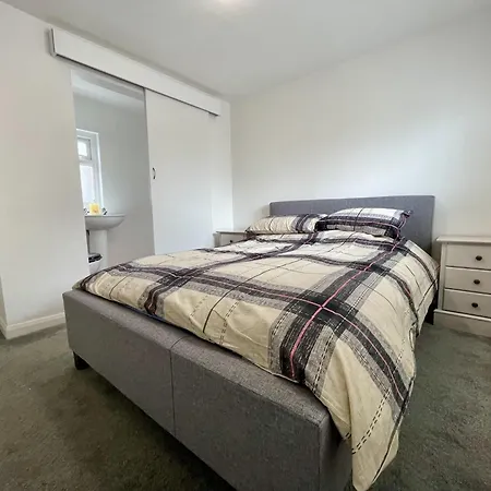 Apartment 2 Bed - Sleeps 4 - Wifi