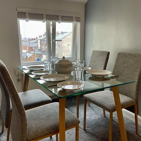 2 Bed - Sleeps 4 - Wifi * Scarborough